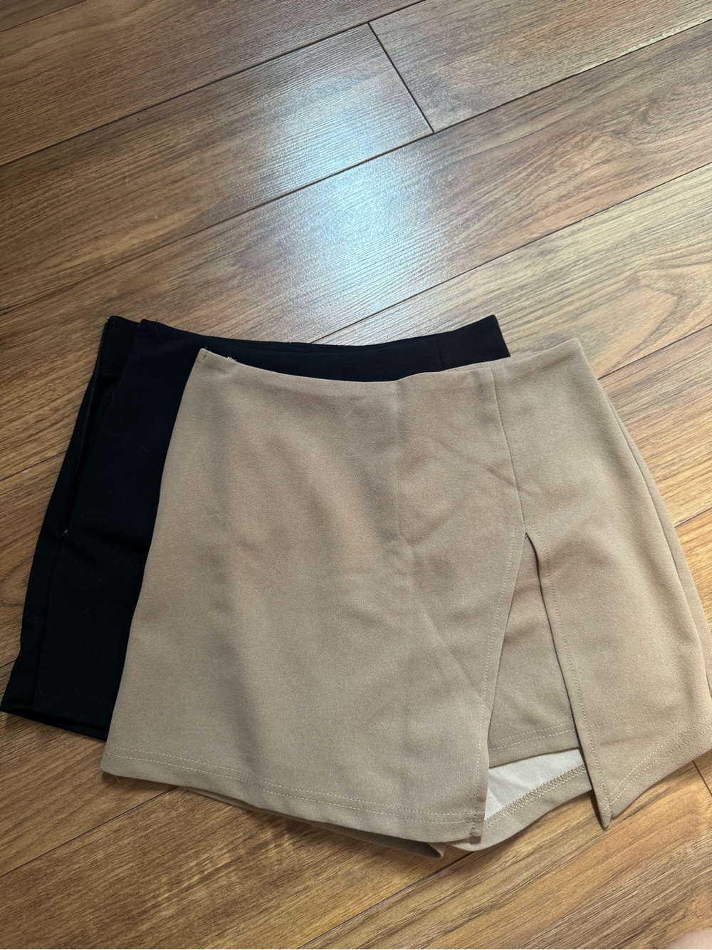 SHEIN 2 Black and Beige Mini Skort